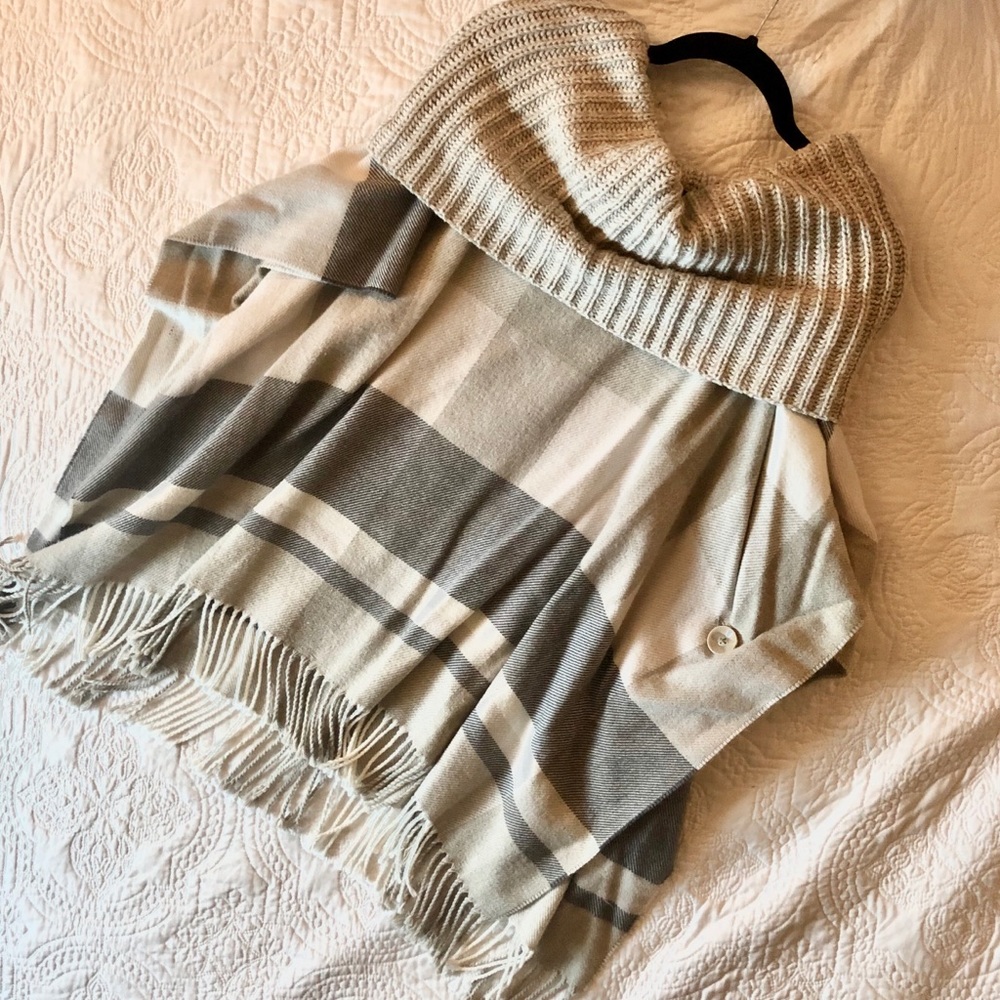 Johnston & Murphy Cowlneck Poncho- One Size